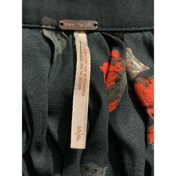 Free People Pebble Crepe Top s/p - Picture 8 of 8